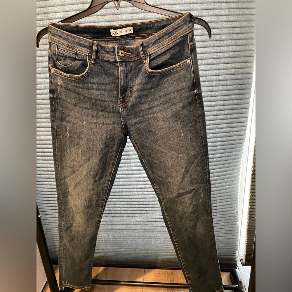 Low Rise Dark wash Zara skinny Jeans